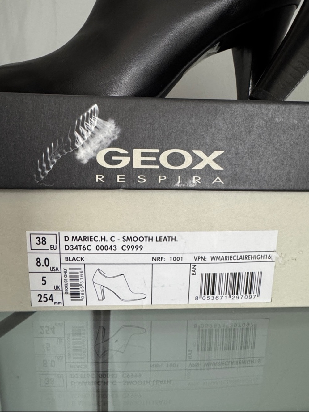 Geox Black Smooth Leather Heeled Ankle Booties sz 8 - Picture 2 of 5